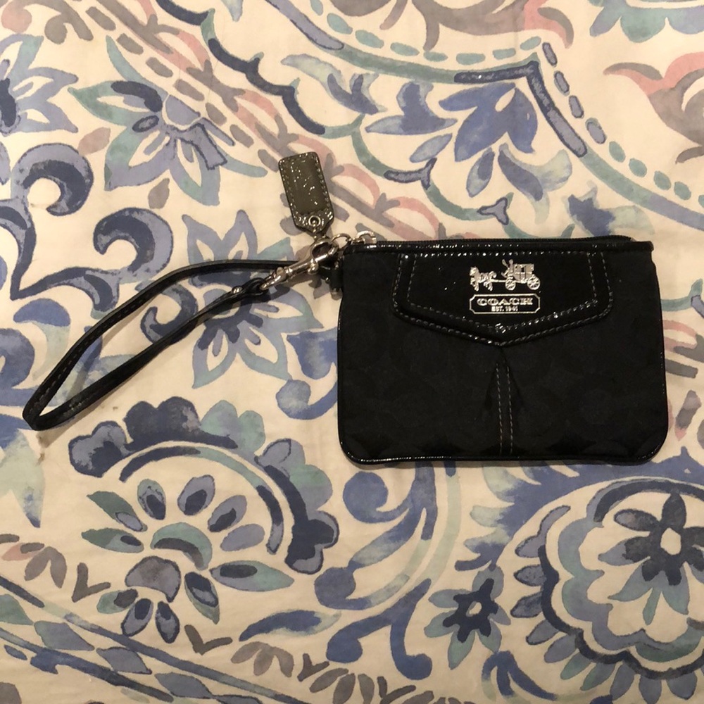 Black COACH Wristlet ⭐️ NWOT